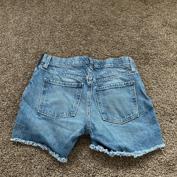 Size 2 maternity jean shorts old navy slouchy straight - Picture 2 of 4